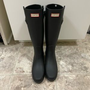 Women’s Hunter boots size 9